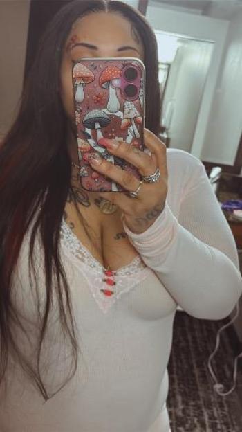 Peachesss, 21  female escort, New Haven