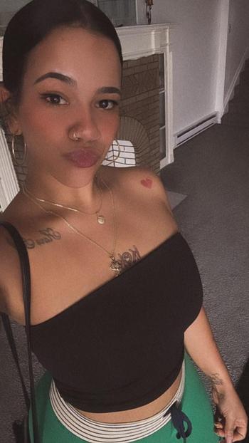Nelly, 22  female escort, New Haven