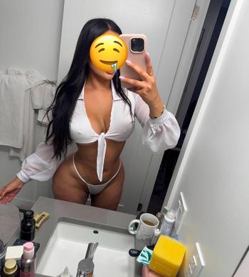 Linda, 26  female escort, New Haven