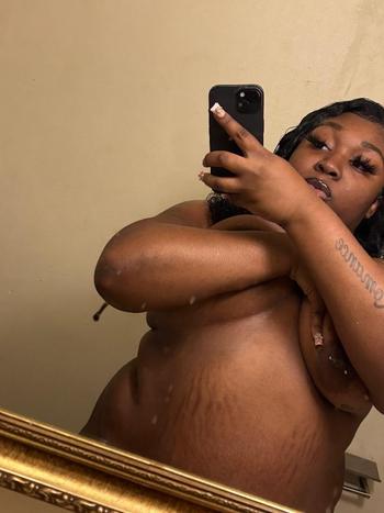 Lyric, 21  female escort, New Haven